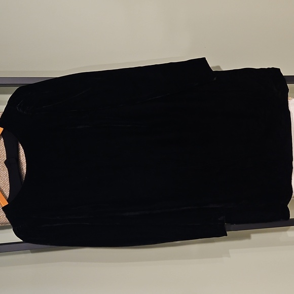 NEW! BODEN Black Velvet Long Sleeve Open Back Mini Dress 6. - Picture 2 of 8